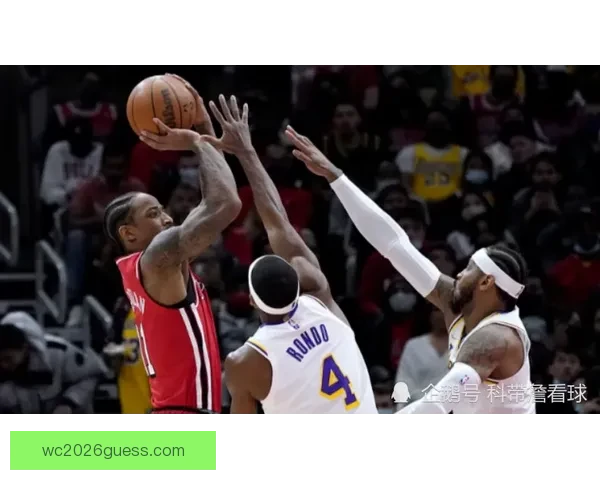 雷迪克赞东契奇末节表现堪称教科书 詹姆斯状态让自己感到身材走样